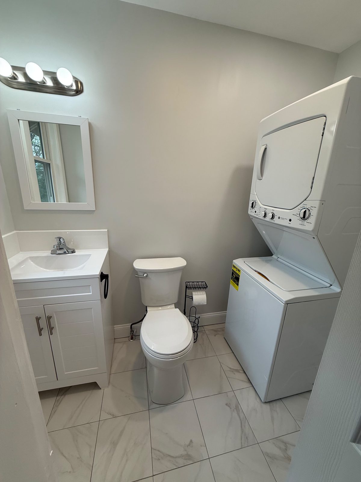 Bath & Laundry Room
