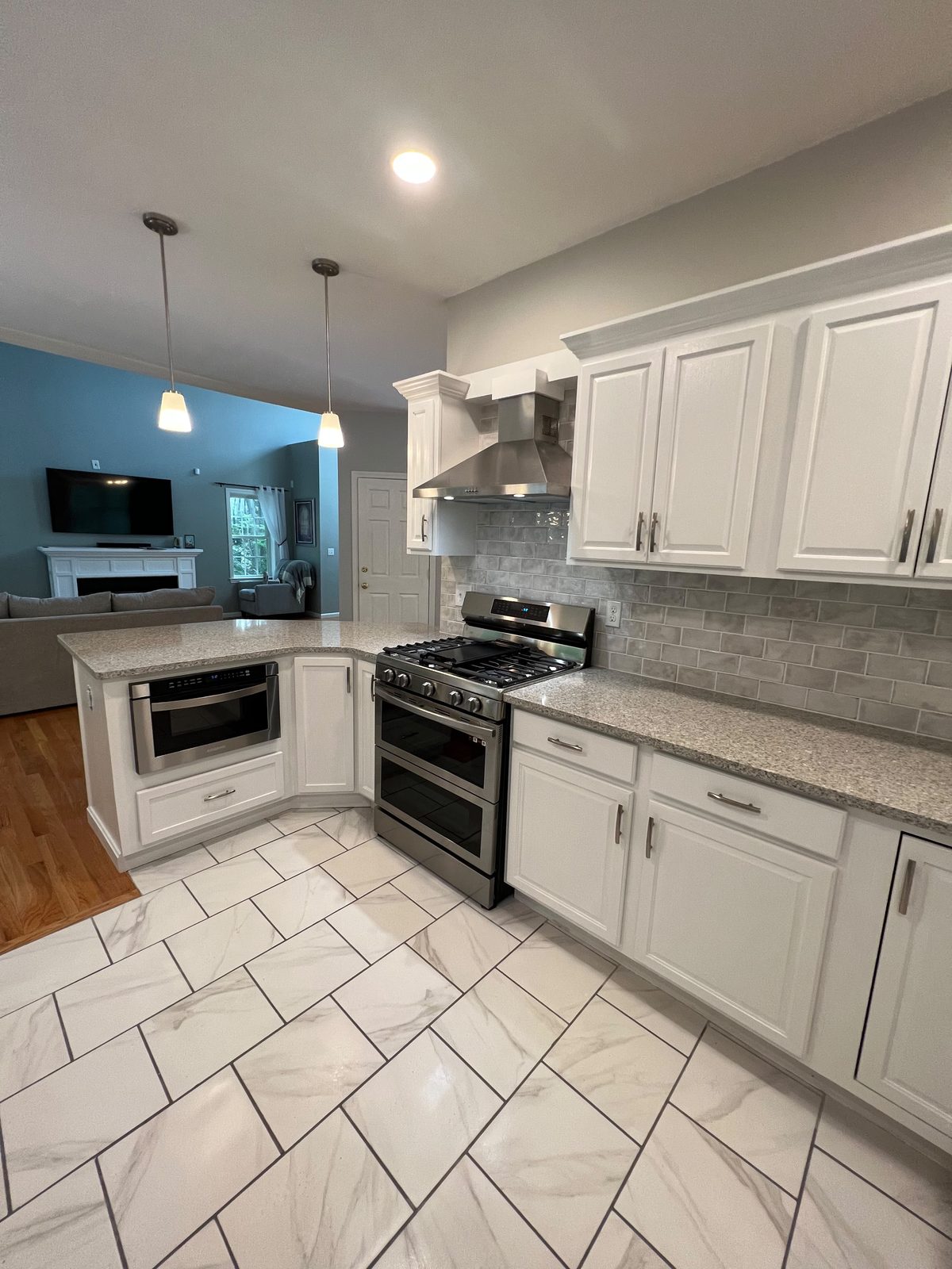 Open Kitchen & Living